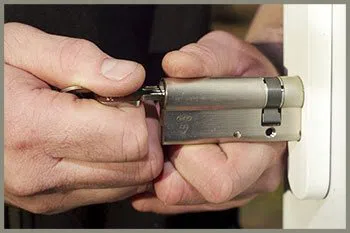 Near West Side IL Locksmith Store Near West Side, IL 312-340-6139